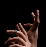 Đen Bóng / Glowing Black