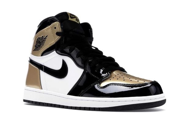 Jordan 1 High Gold Toe 