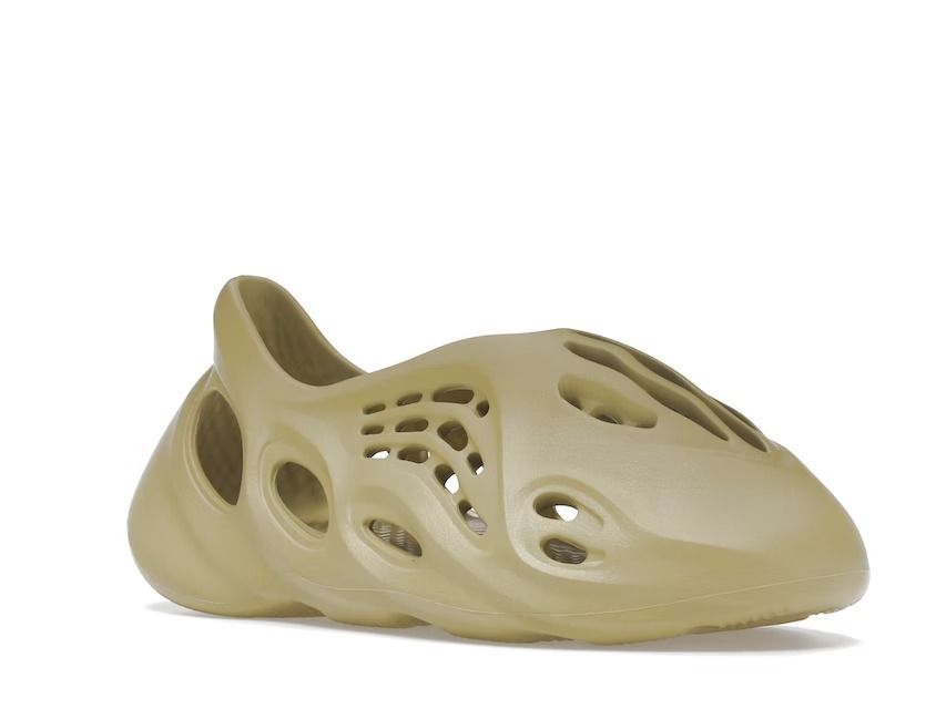  Yeezy Foam Runner Sulfur 