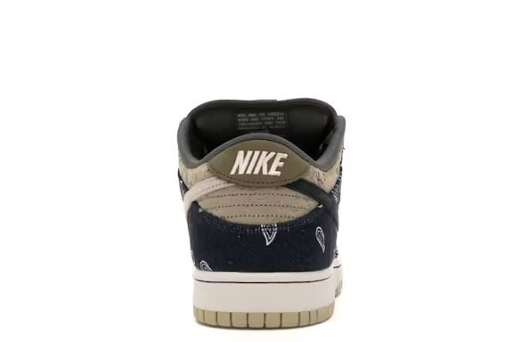  Nike SB Dunk Low Travis Scott 