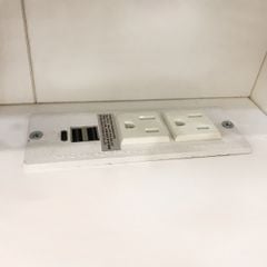 BÀN TRANG ĐIỂM MÀU TRẮNG