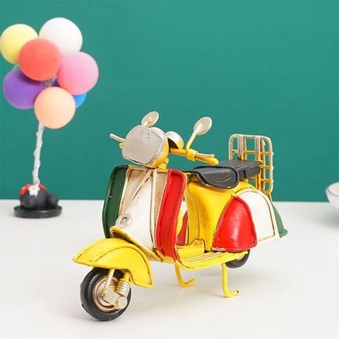 XE VESPA MÀU VÀNG MÔ HÌNH VINTAGE METAL