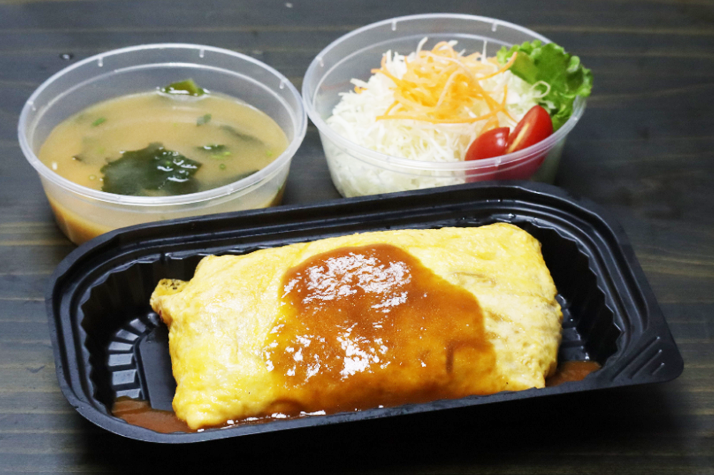 オ ム ラ イ ス 弁 当 サ ラ ダ 味噌 汁 付 き Chibo オ ム ラ イ ス 弁 当 サ ラ ダ 味噌 汁 付 き Chibo