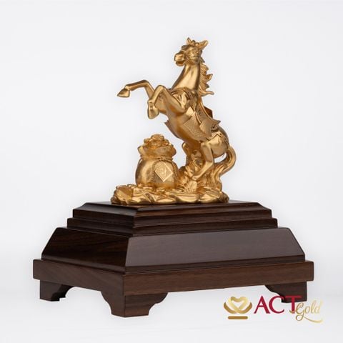 Quà tặng Ngựa Chiến Thắng dát vàng 24k ACT GOLD ISO 9001:2015
