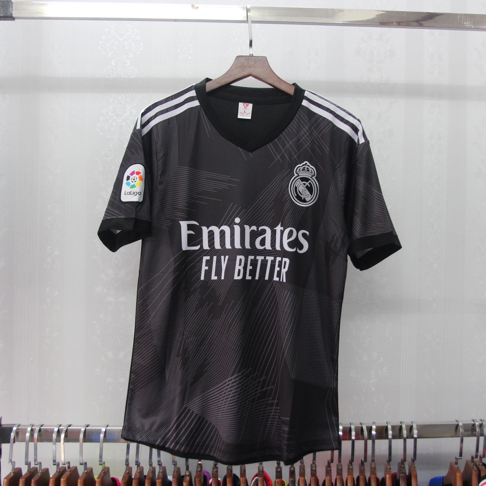 Áo Đấu Training Real Madrid Mẫu Mới 2022- 2023 Màu Đen – Lugisport