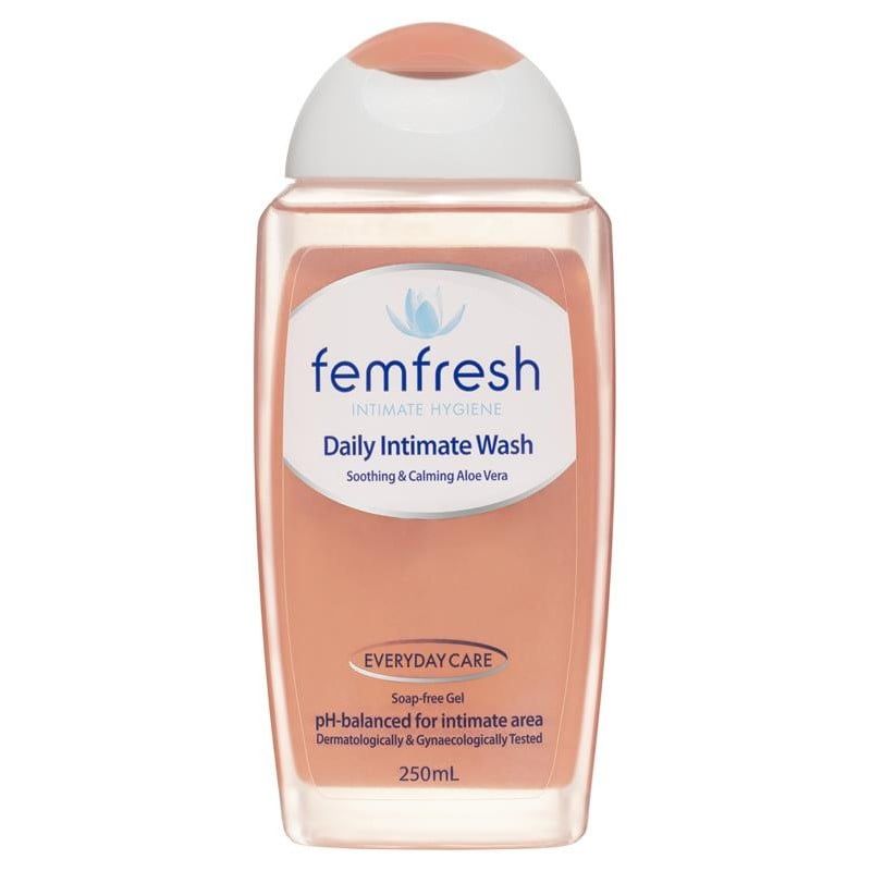 Dung dịch vệ sinh phụ nữ Femfresh Daily Intimate Wash 250ml