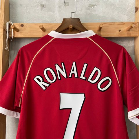 ÁO ĐẤU MANCHESTER UNITED 2006/07 RETRO HÀNG THÁI SÂN NHÀ ĐỎ ĐÔ TAY NGẮN IN LOGO NHA & RONALDO #7