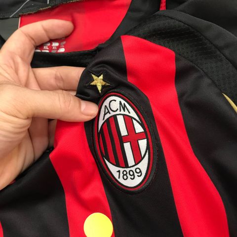 ÁO ĐẤU AC MILAN 2006/07 RETRO HÀNG THÁI SÂN NHÀ ĐỎ PHỐI ĐEN TAY NGẮN