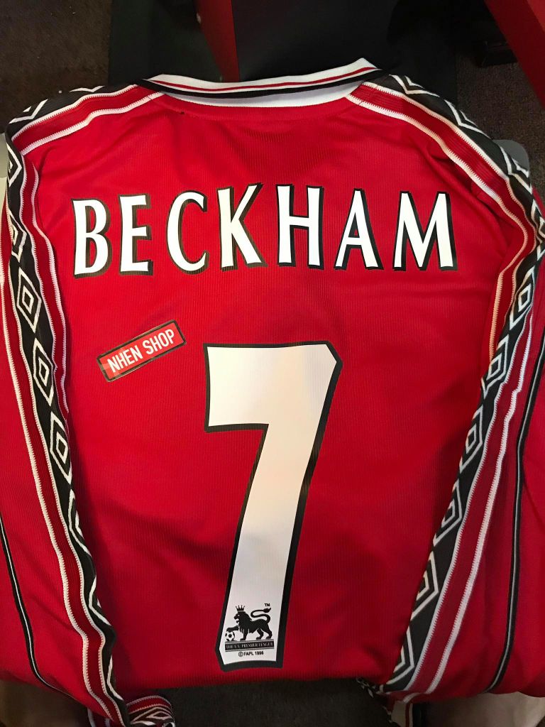 ÁO ĐẤU MANCHESTER UNITED 1998/99 RETRO HÀNG THÁI SÂN NHÀ ĐỎ TAY DÀI IN LOGO NHA & BECKHAM #7