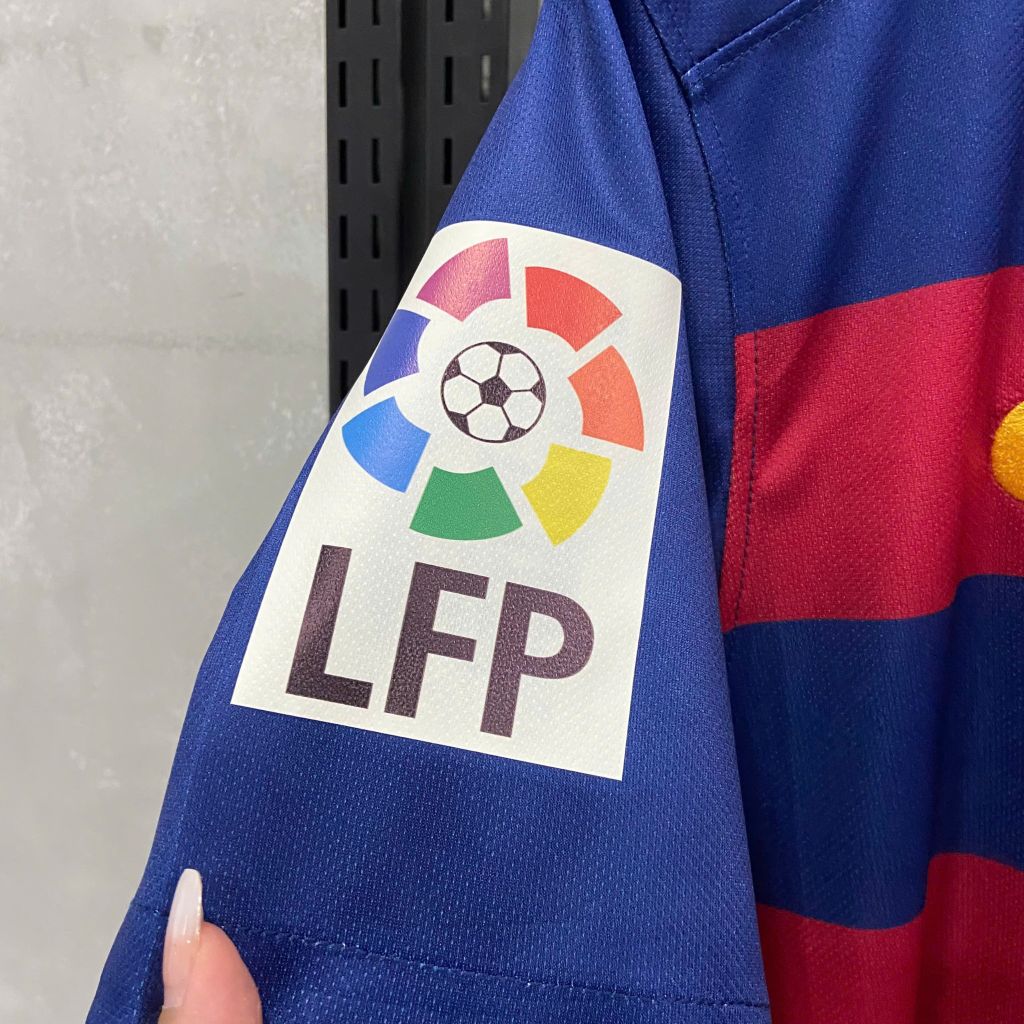 ÁO ĐẤU BARCELONA 2015/16 RETRO HÀNG THÁI SÂN NHÀ ĐỎ PHỐI XANH