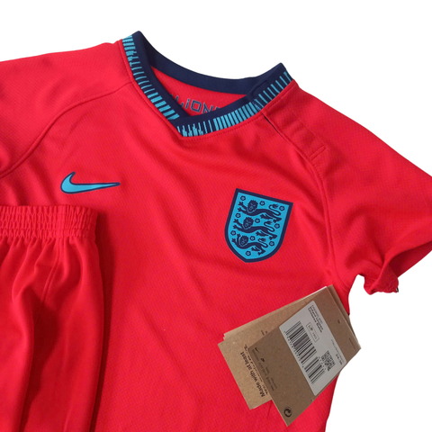 ÁO BÓNG ĐÁ TRẺ EM ENGLAND 2022/23 CHÍNH HÃNG SÂN KHÁCH SIZE 24 - 36 THÁNG - DN0900-600