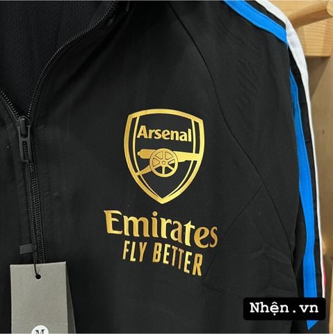 ÁO KHOÁC GIÓ ARSENAL ĐEN SỌC 3 MÀU 2023/24