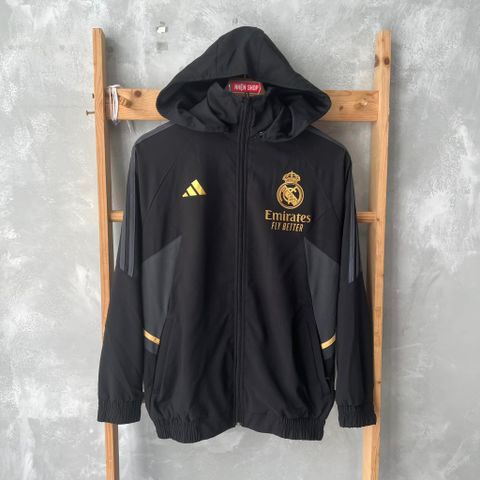 ÁO KHOÁC GIÓ REAL MADRID ĐEN SỌC XÁM THÂN XÁM 2023/24