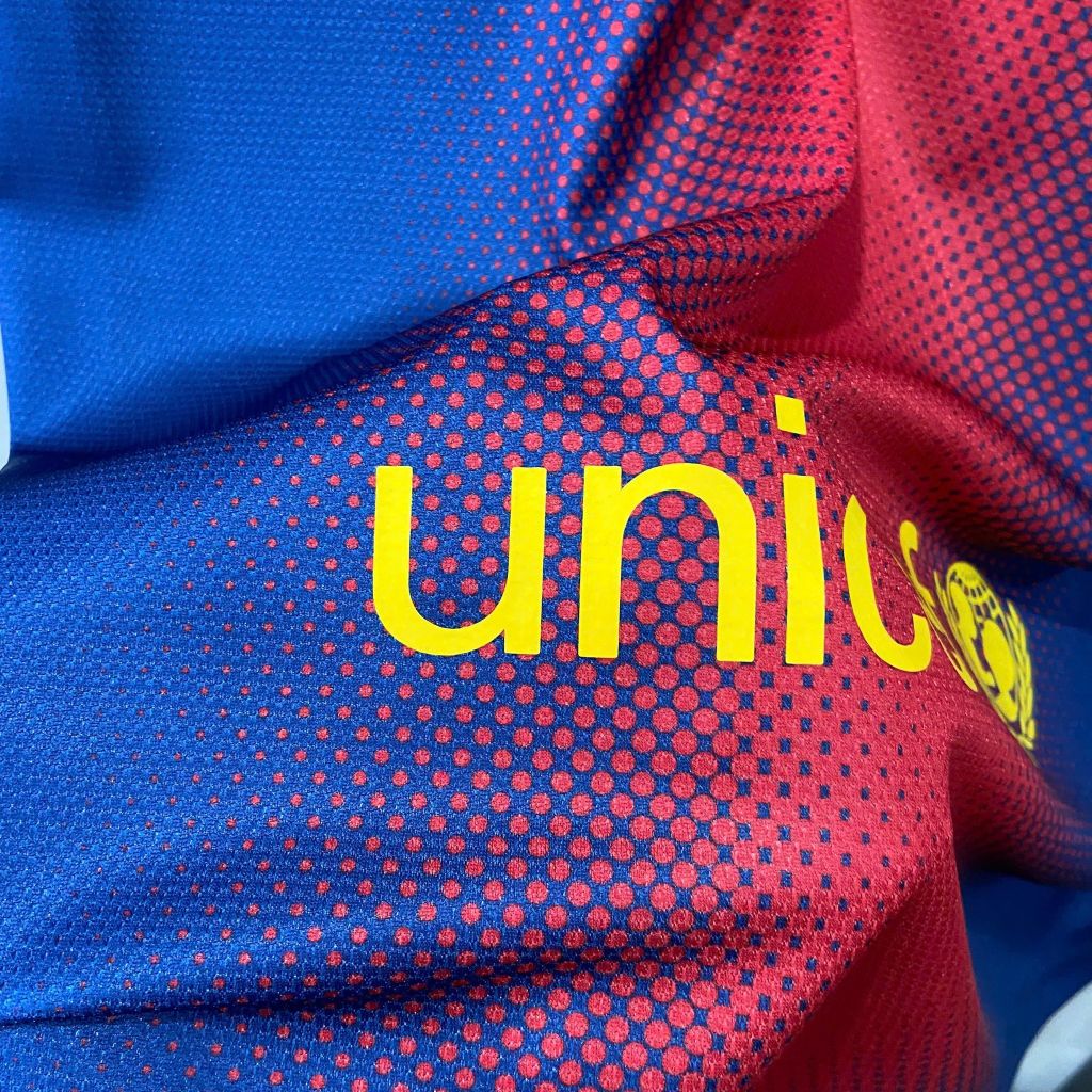 ÁO ĐẤU BARCELONA 2012/13 RETRO HÀNG THÁI SÂN NHÀ ĐỎ PHỐI XANH
