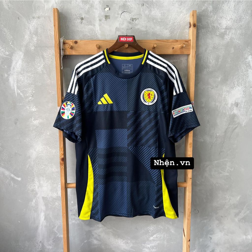 ÁO ĐẤU TUYỂN SCOTLAND 2024/25 HÀNG THÁI SÂN NHÀ XANH ĐEN FAN