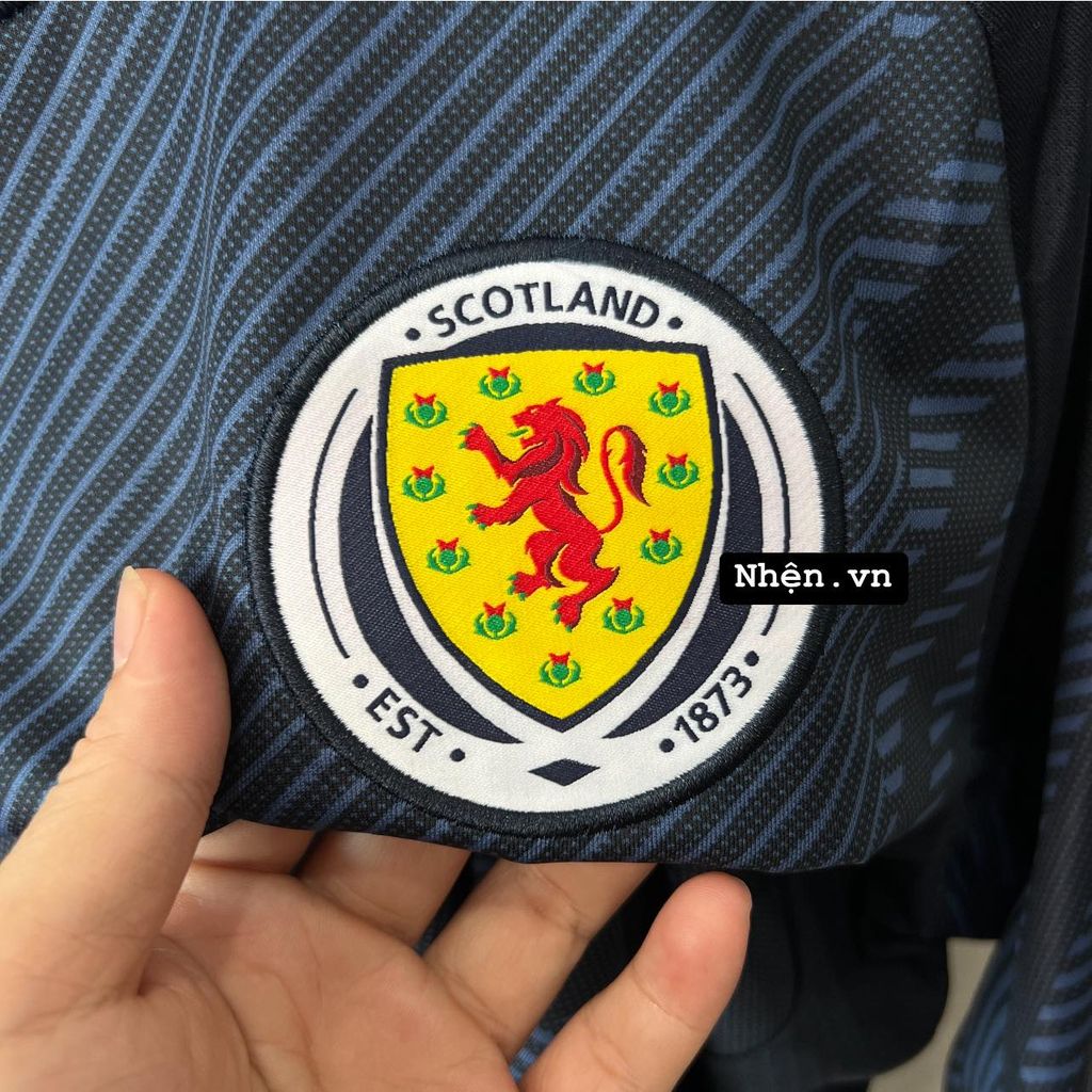 ÁO ĐẤU TUYỂN SCOTLAND 2024/25 HÀNG THÁI SÂN NHÀ XANH ĐEN FAN