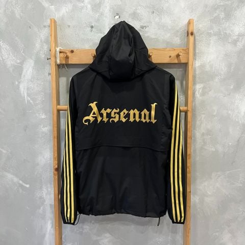 ÁO KHOÁC GIÓ ARSENAL ĐEN SỌC VÀNG DÀI 2022-2023