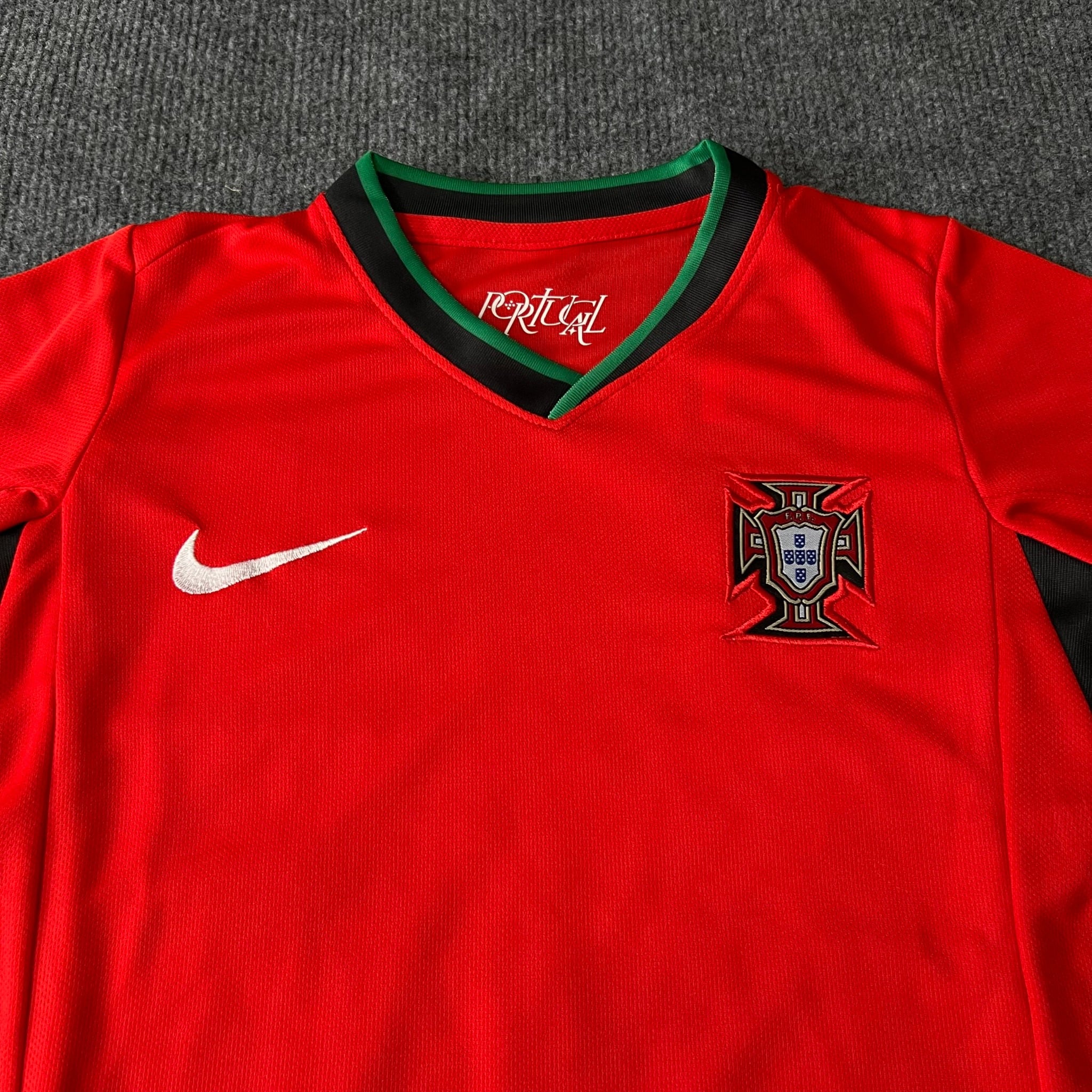 ÁO CRISTIANO RONALDO - CR7