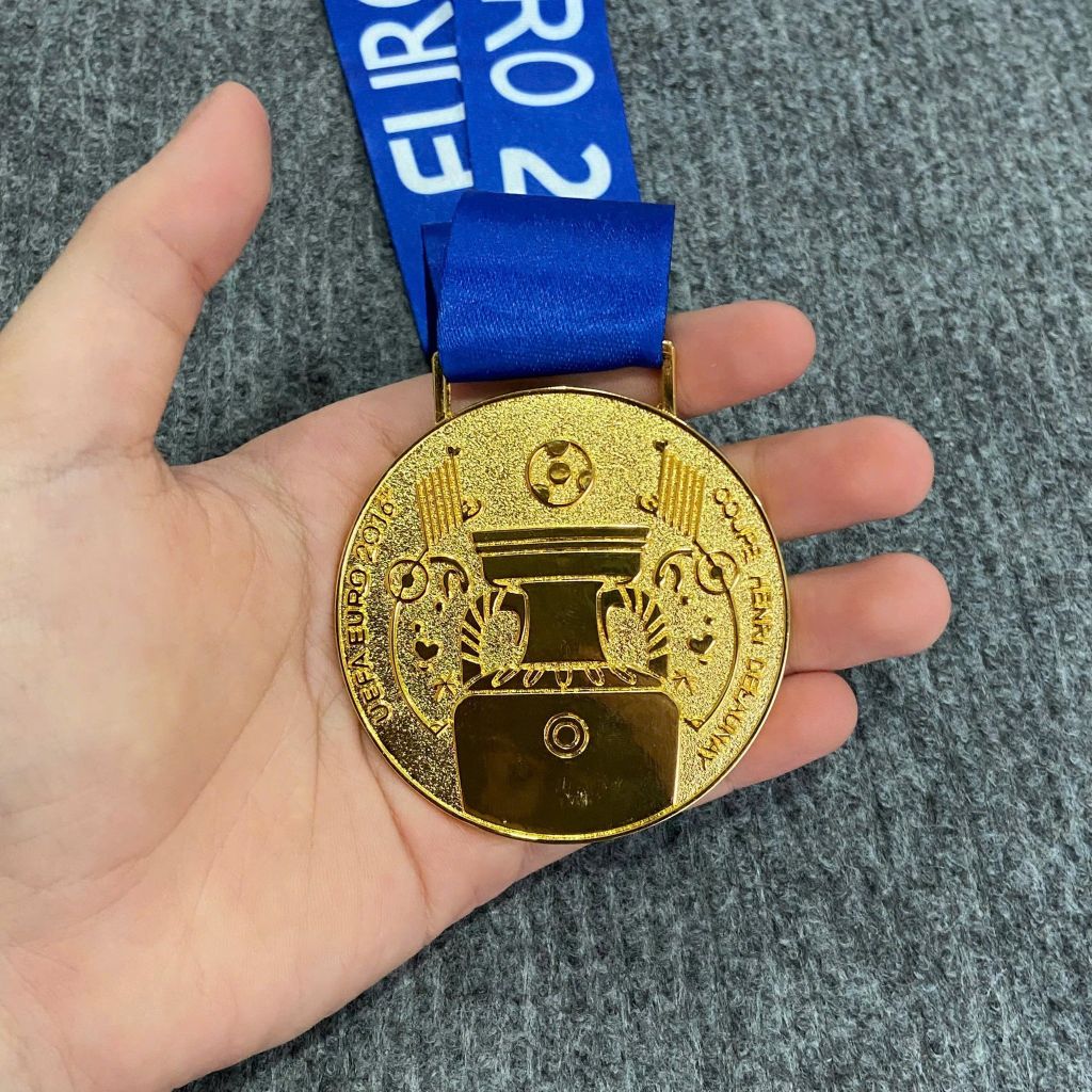 HUY CHƯƠNG EURO 2016