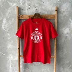 ÁO THUN MU04 - MU 2024 ĐỎ TƯƠI LOGO GIỮA NGỰC