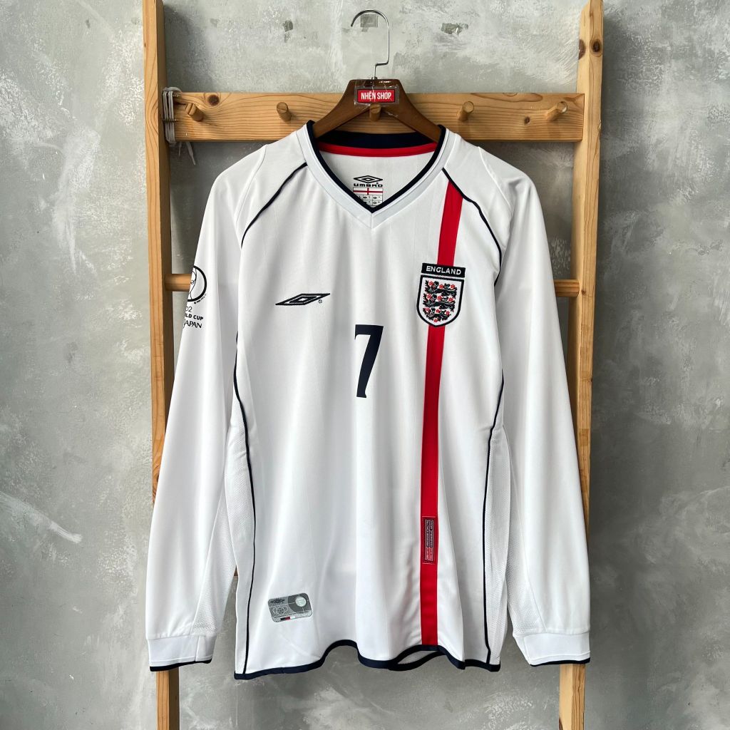 ÁO ĐẤU TUYỂN ANH 2002/04 RETRO HÀNG THÁI SÂN NHÀ TRẮNG TAY DÀI IN LOGO WC & BECKHAM #7