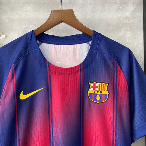 ÁO ĐẤU BARCELONA 2025/26 HÀNG THÁI SÂN NHÀ ĐỎ XANH PLAYER