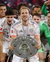 ÁO BÓNG ĐÁ BAYERN 2025/26 SÂN KHÁCH CHÍNH HÃNG ADIDAS BẢN FAN JJ2143