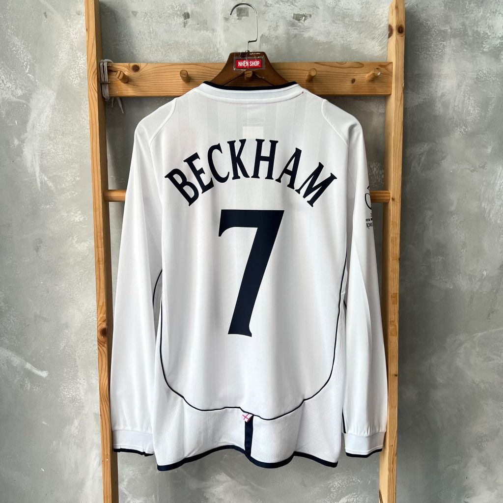 ÁO ĐẤU TUYỂN ANH 2002/04 RETRO HÀNG THÁI SÂN NHÀ TRẮNG TAY DÀI IN LOGO WC & BECKHAM #7