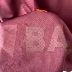 ÁO ĐẤU BARCELONA 2017/18 RETRO HÀNG THÁI SÂN KHÁCH THỨ BA ĐỎ ĐÔ
