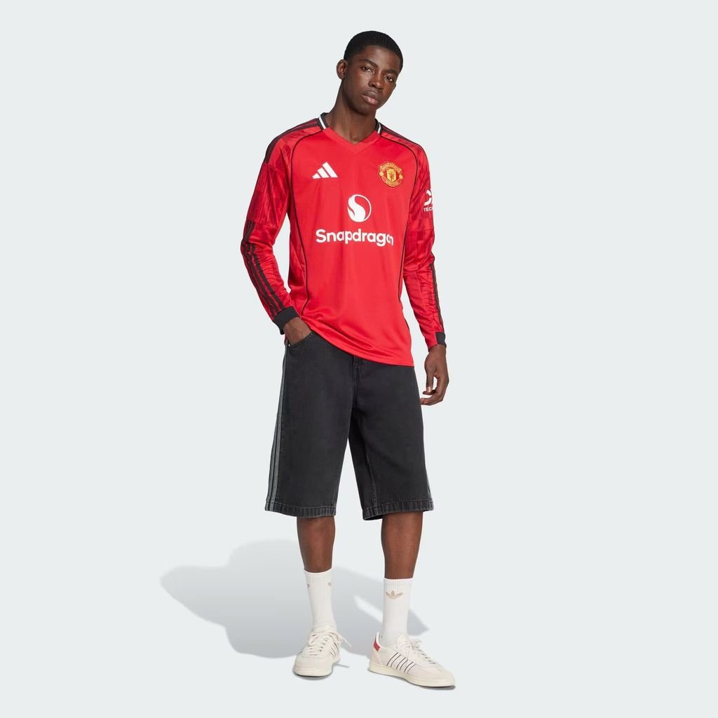 ÁO BÓNG ĐÁ MANCHESTER UNITED 2025/26 CHÍNH HÃNG SÂN NHÀ TAY DÀI BẢN FAN - JP3037