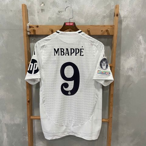 ÁO ĐẤU REAL MADRID 2024/25 HÀNG THÁI SÂN NHÀ TRẮNG PLAYER IN LOGO C1 & MBAPPE #9