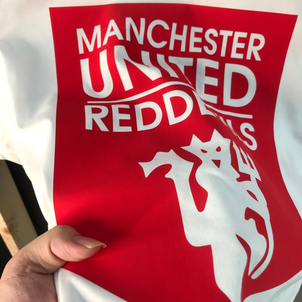 ÁO THUN LOGO KHIÊN ĐỎ MANCHESTER UNITED