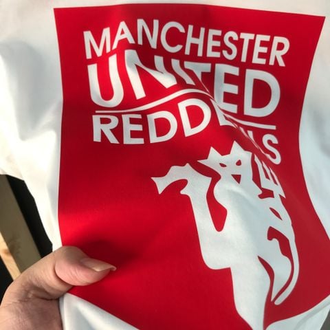 ÁO THUN LOGO KHIÊN ĐỎ MANCHESTER UNITED