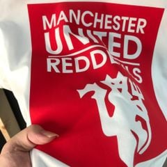 ÁO THUN LOGO KHIÊN ĐỎ MANCHESTER UNITED