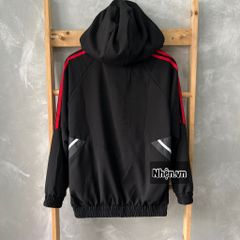 ÁO KHOÁC GIÓ MU ĐEN SỌC ĐỎ 2022-2023 - MANCHESTER UNITED BLACK TRAINING JACKET