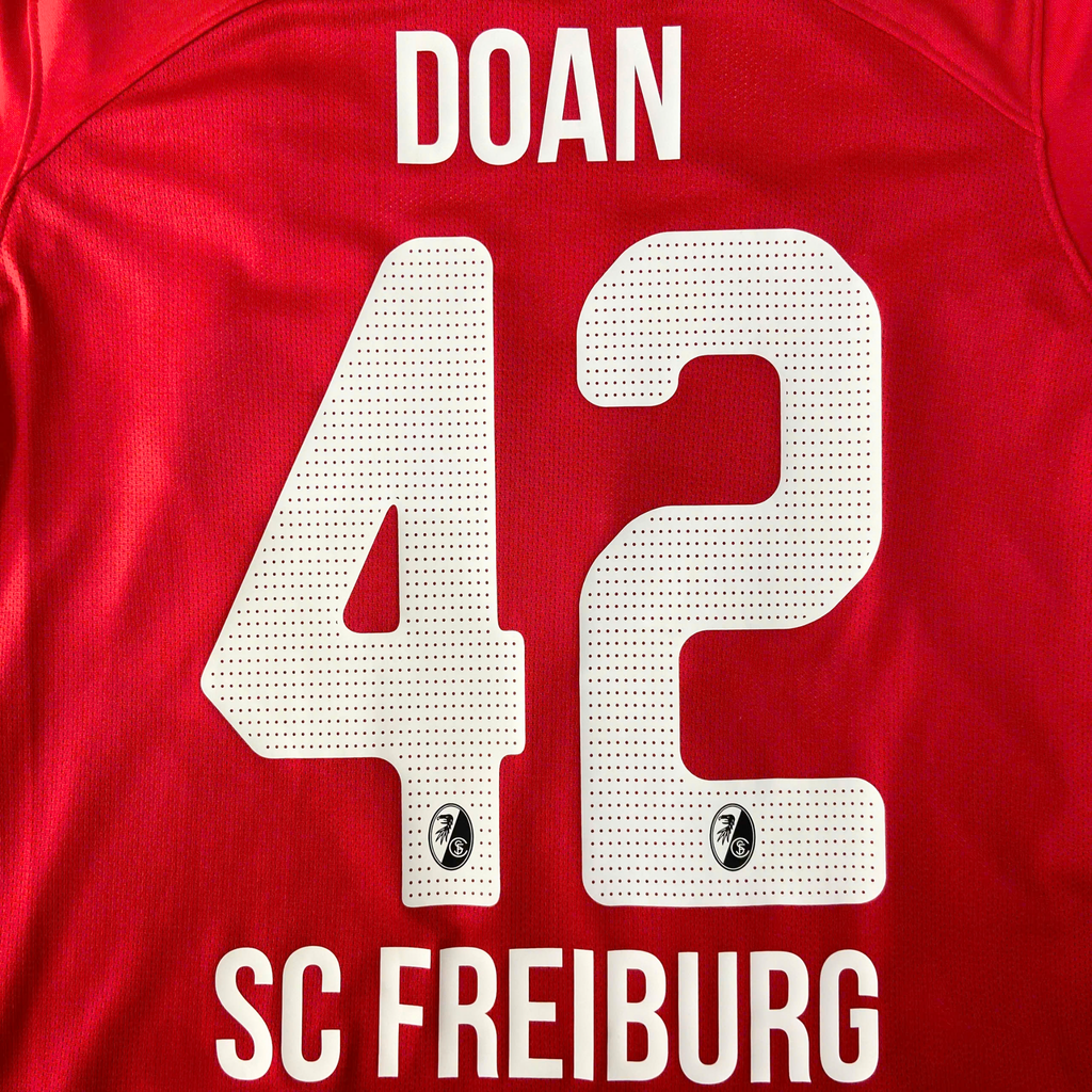 ÁO BÓNG ĐÁ SC FREIBURG 2023/24 CHÍNH HÃNG SÂN NHÀ FAN DOAN #42 - M (ÂU)