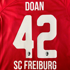 ÁO BÓNG ĐÁ SC FREIBURG 2023/24 CHÍNH HÃNG SÂN NHÀ FAN DOAN #42 - M (ÂU)