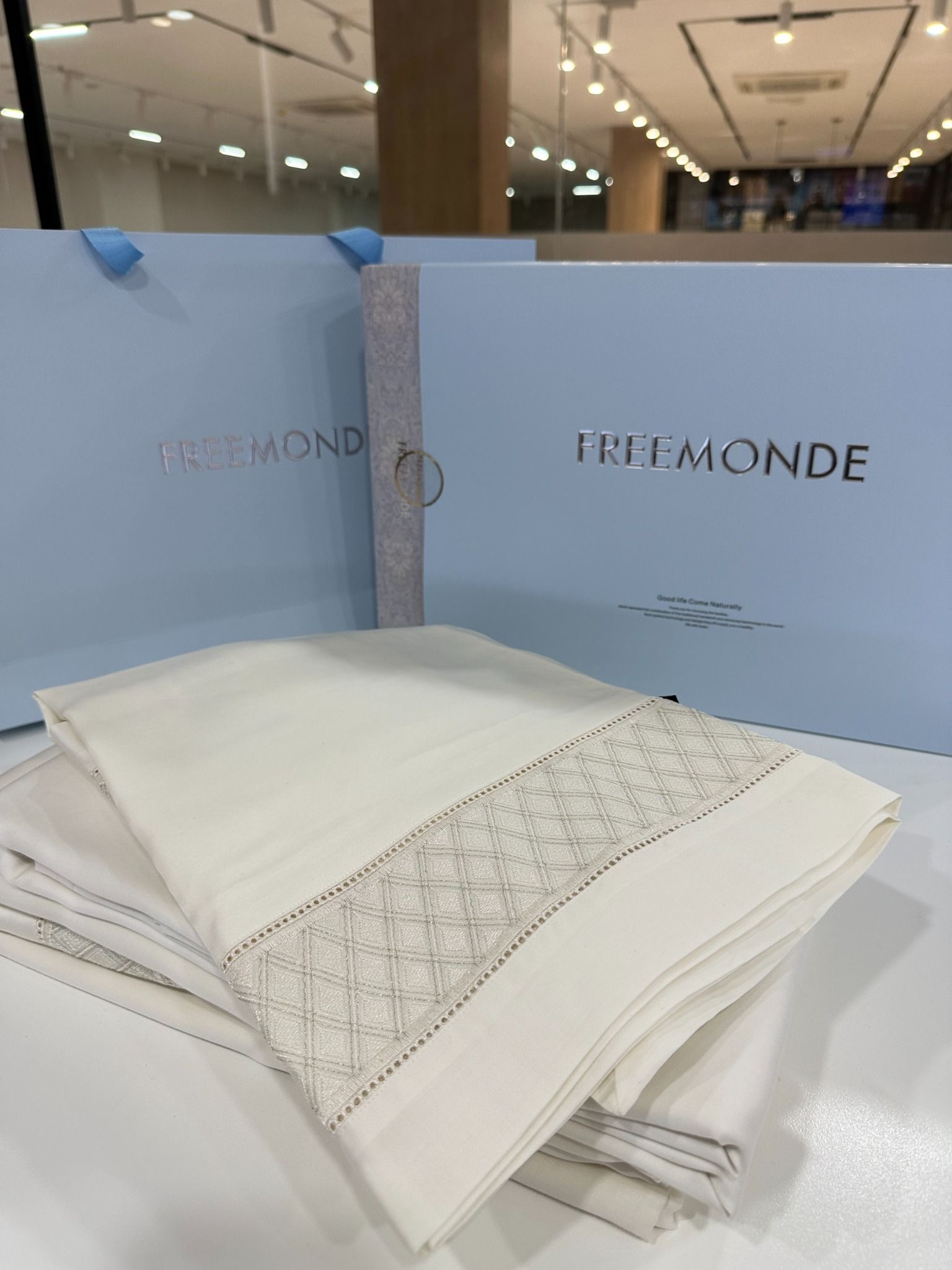  BỘ CHĂN GA TENCEL 120S FREEMONDE 2024 - MÀU TRẮNG KEM 