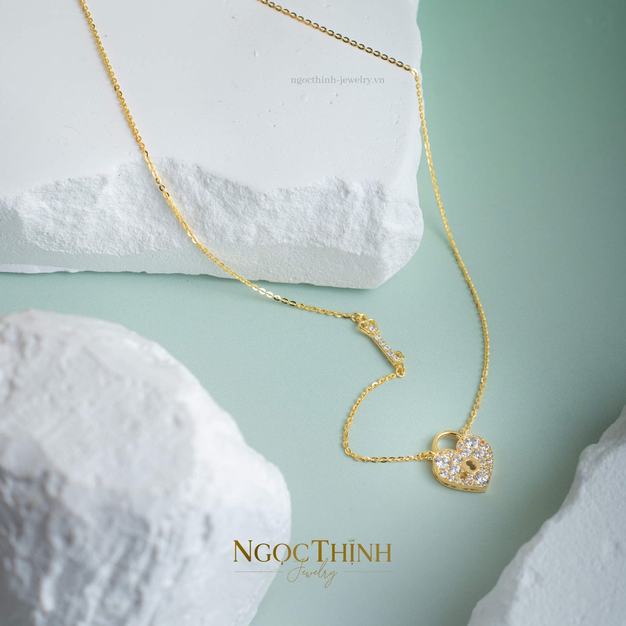 Dây chuyền liền mặt