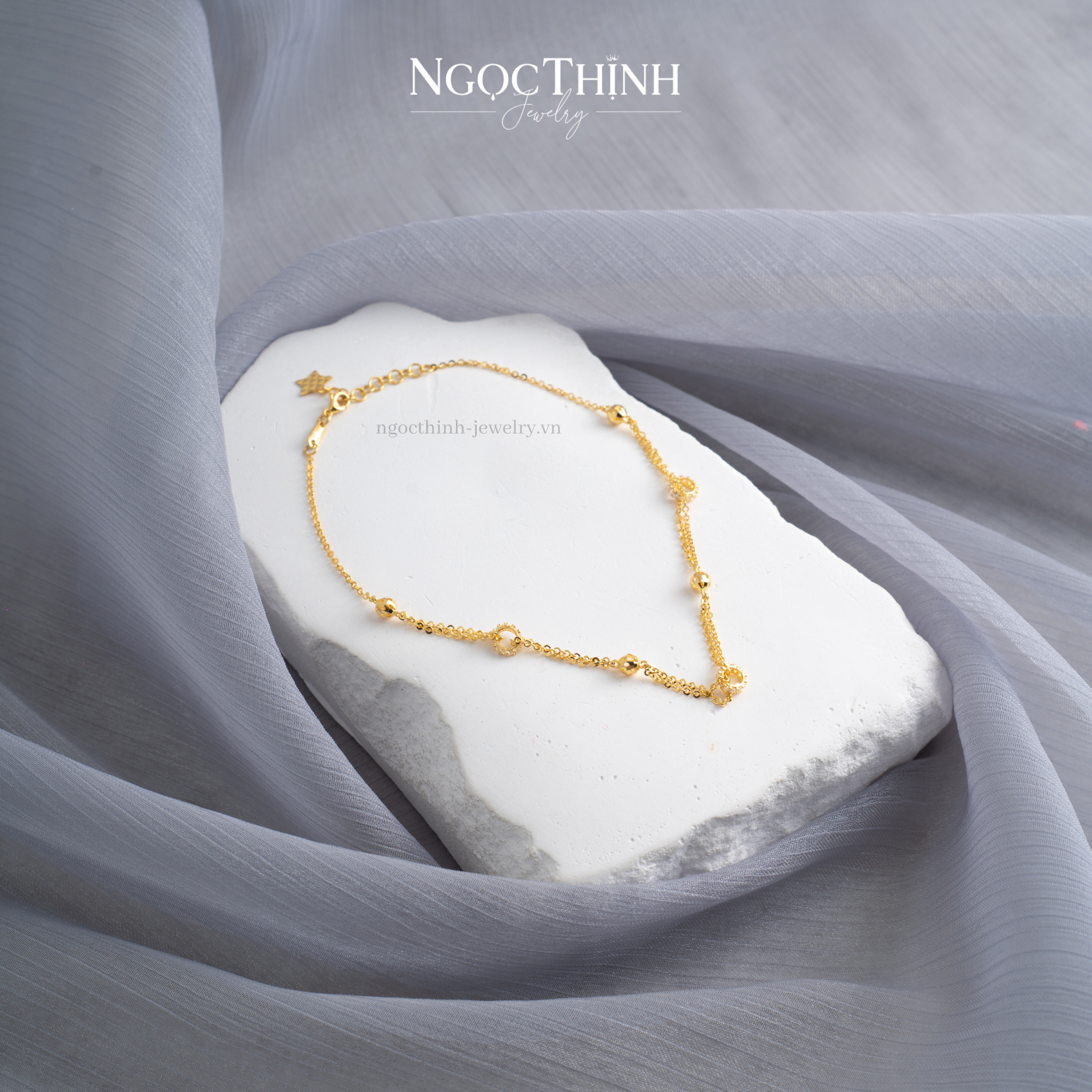 Lắc chân nữ