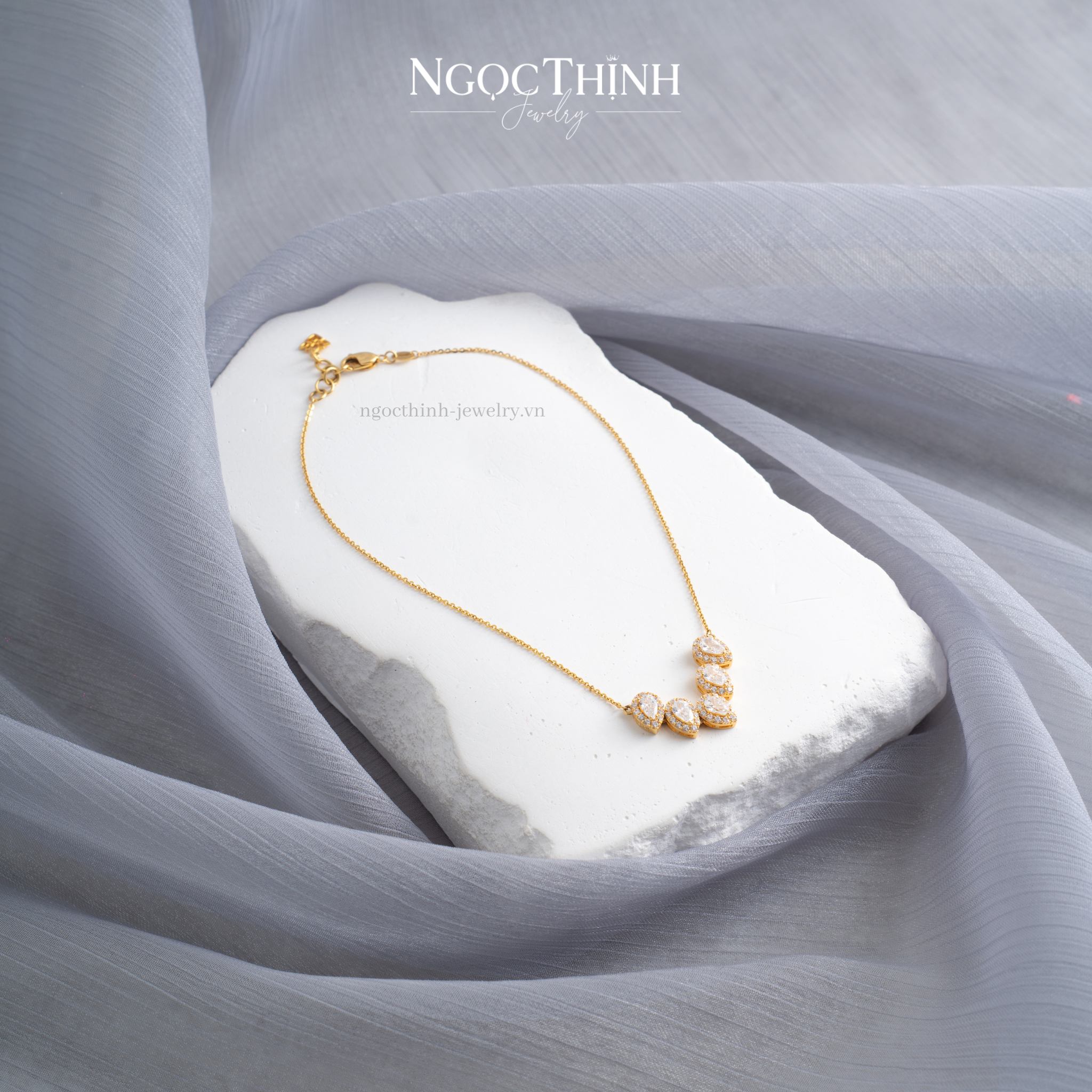 Lắc chân nữ