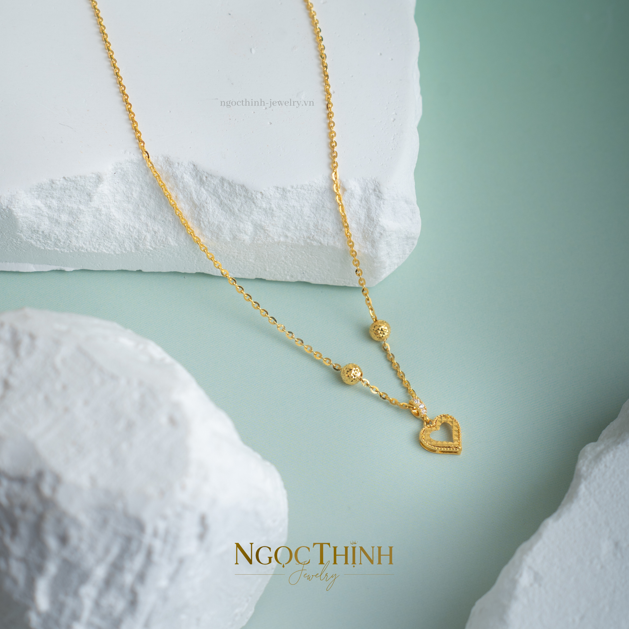 Dây chuyền liền mặt