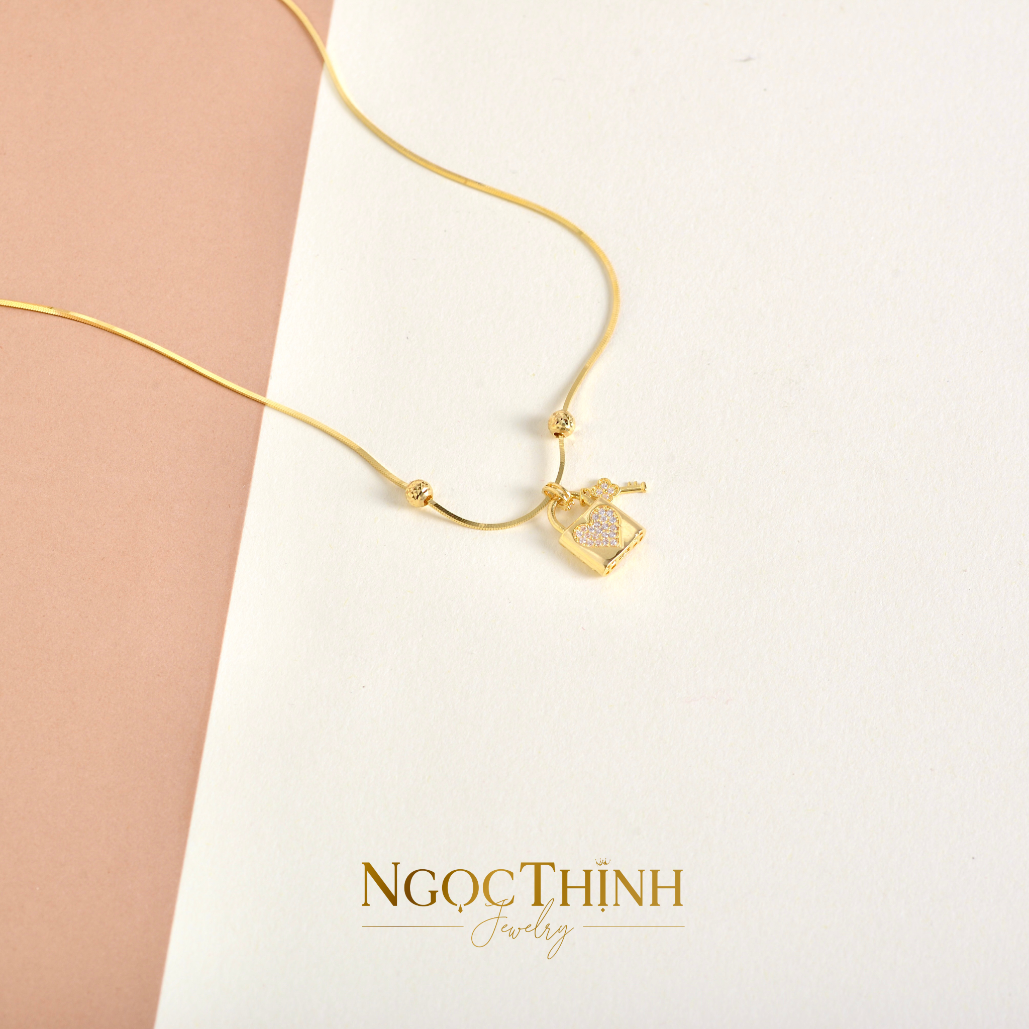 Dây chuyền liền mặt