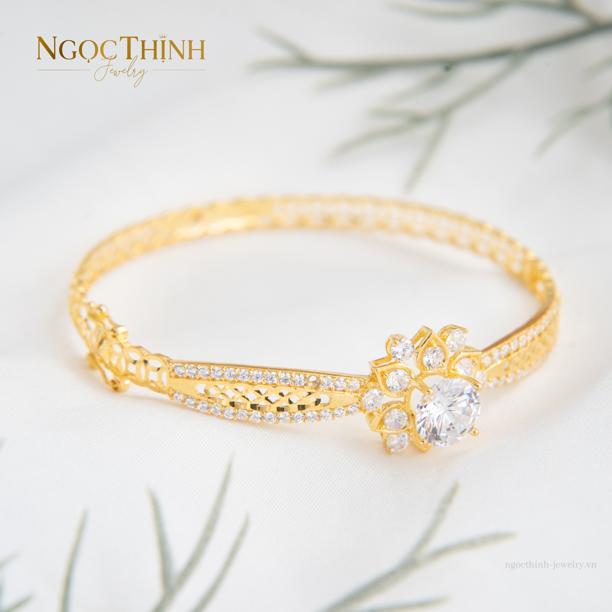 Vòng tay Bangle Cz