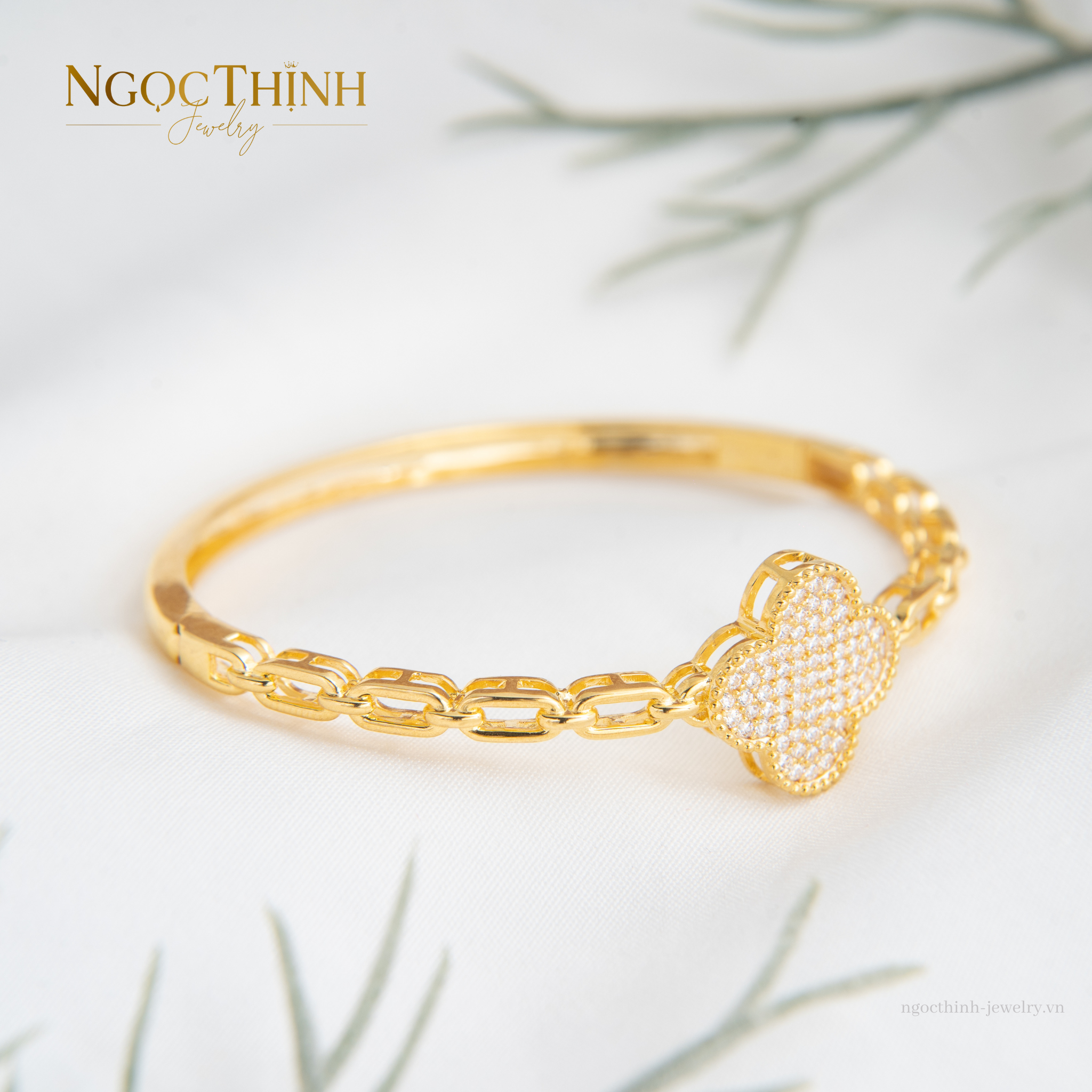 Vòng tay Bangle Cz
