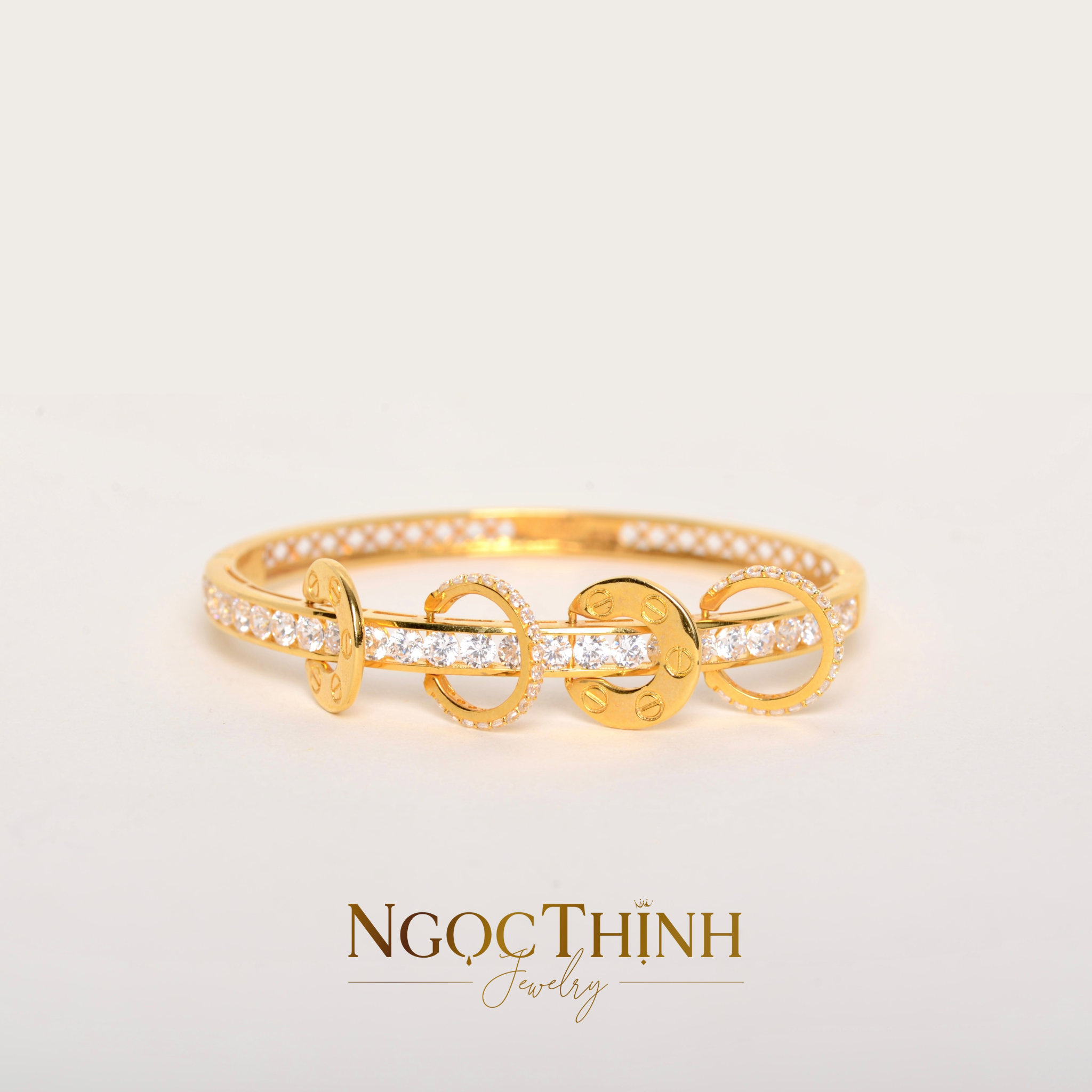 Vòng tay Bangle