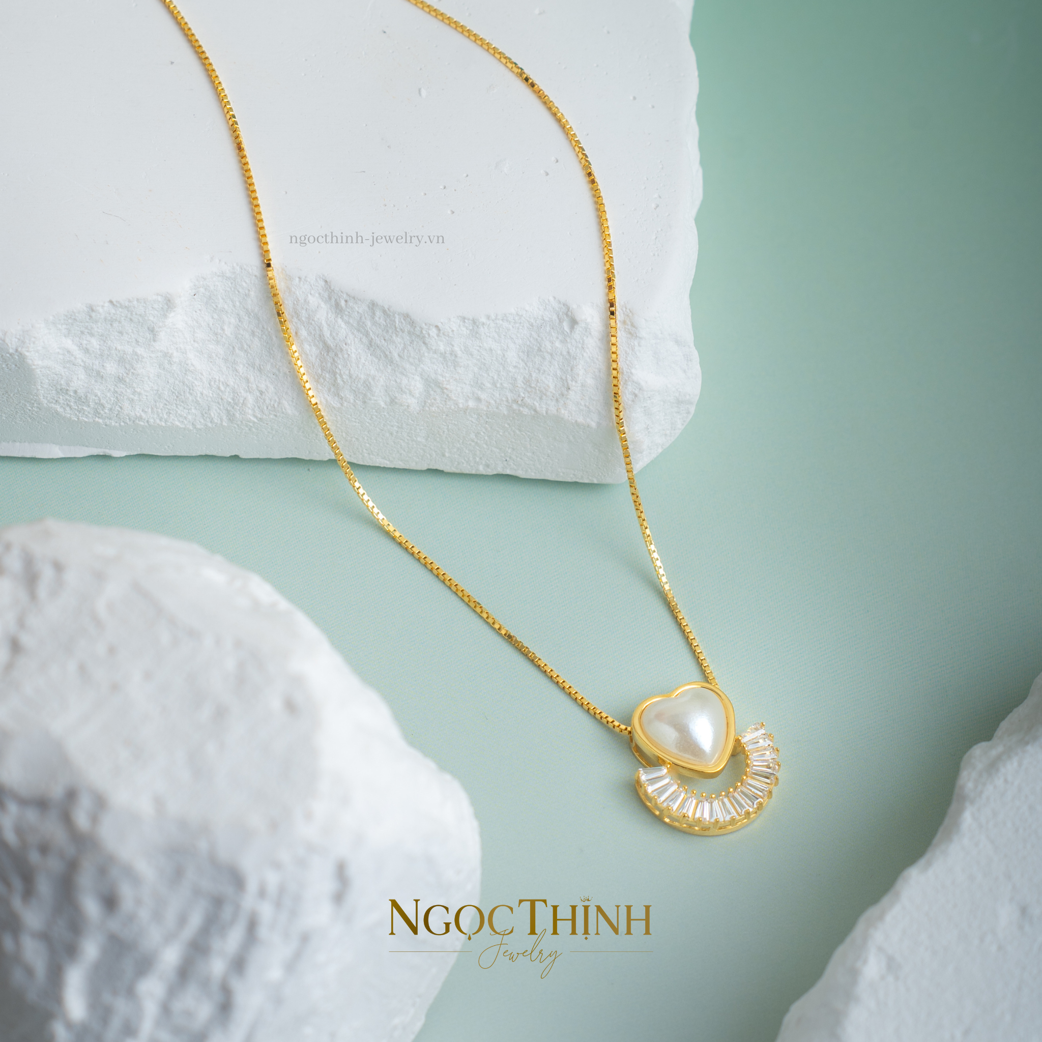 Dây chuyền liền mặt