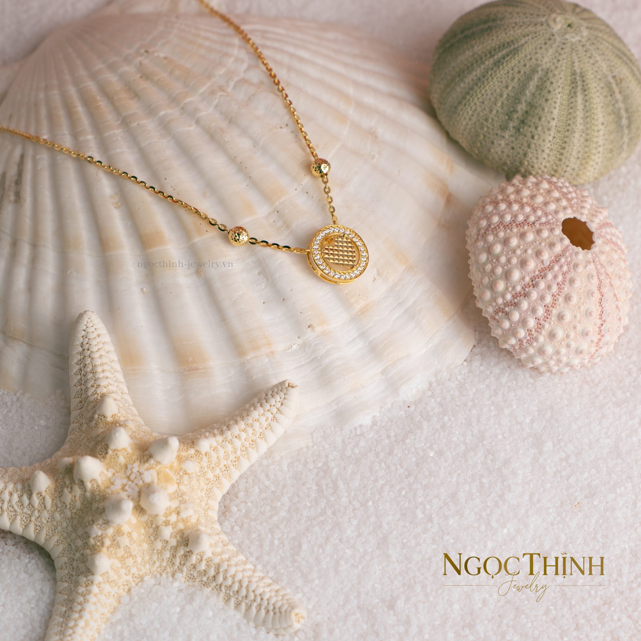 Dây chuyền liền mặt