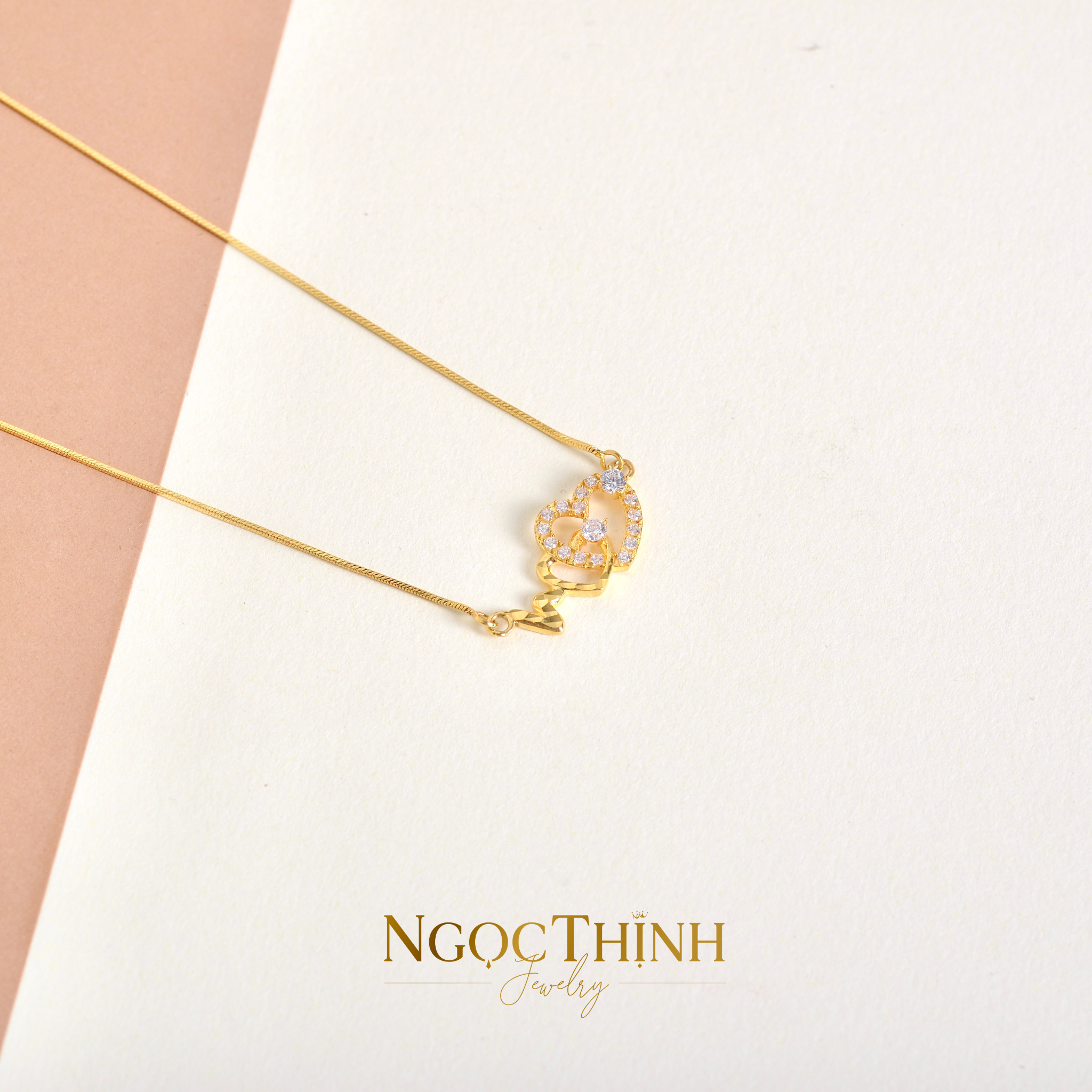 Dây chuyền liền mặt