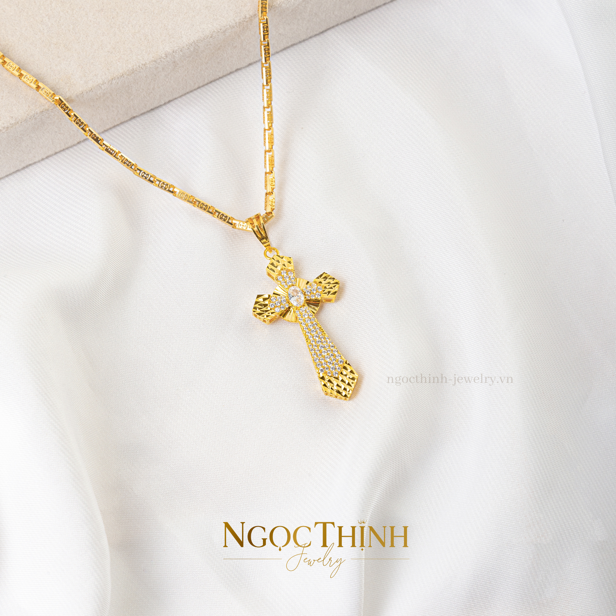 Mặt dây thánh giá